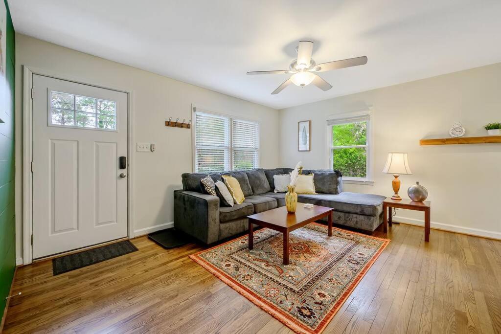 Cozy 3 Bedroom Cottage With Huge Fenced-In Yard Raleigh Exteriér fotografie