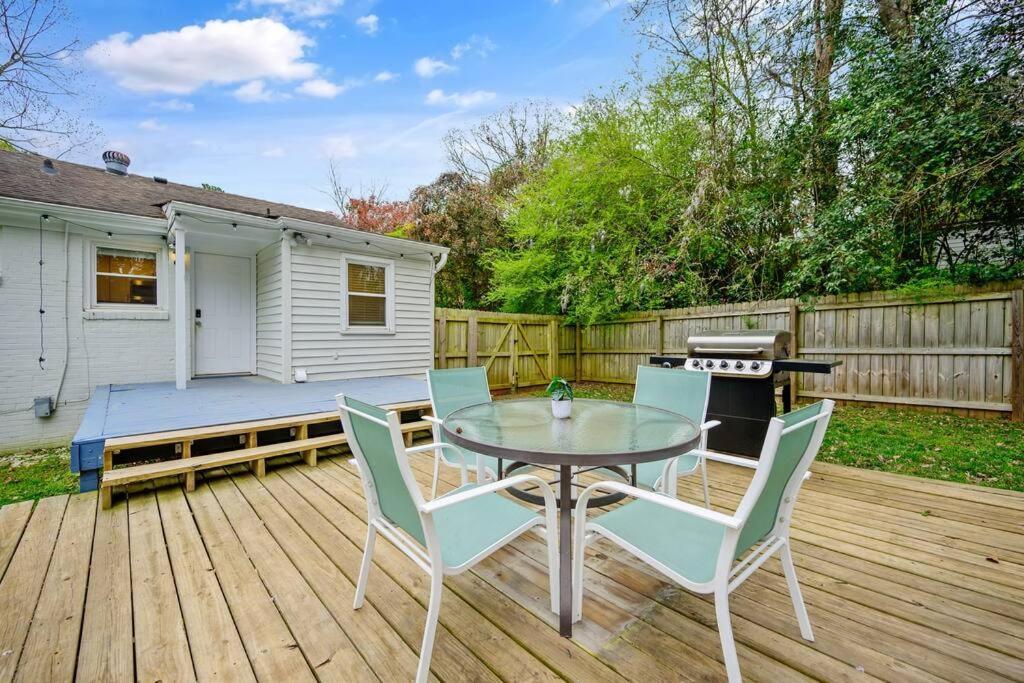 Cozy 3 Bedroom Cottage With Huge Fenced-In Yard Raleigh Exteriér fotografie