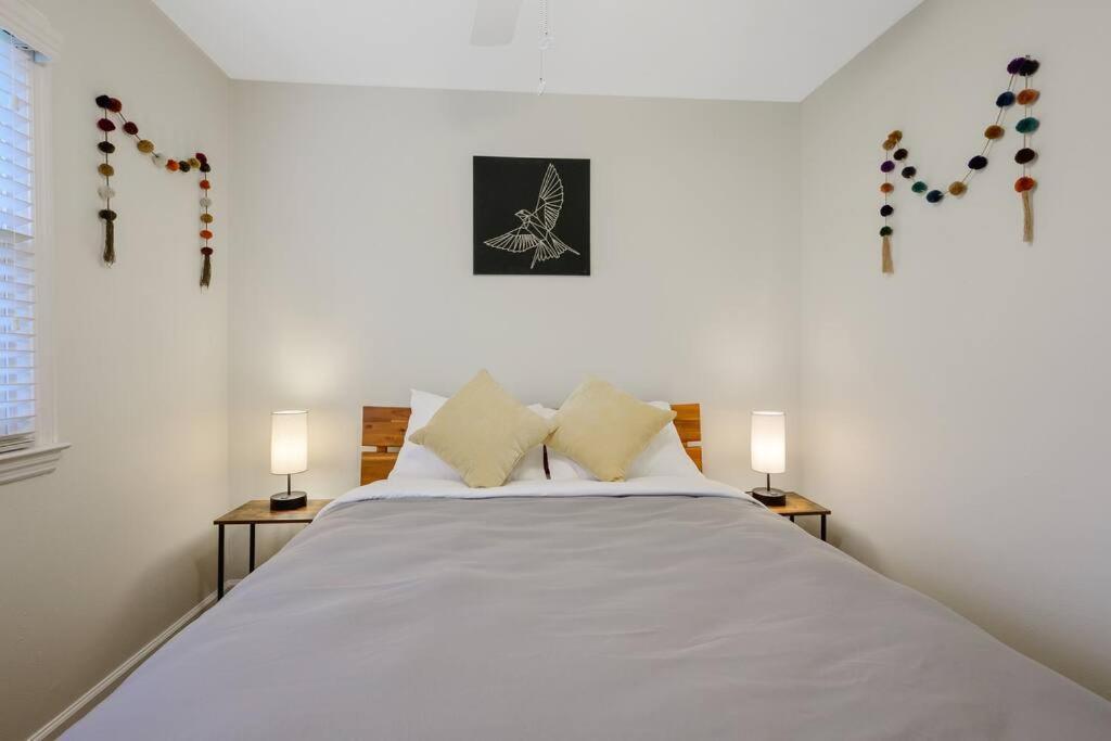 Cozy 3 Bedroom Cottage With Huge Fenced-In Yard Raleigh Exteriér fotografie