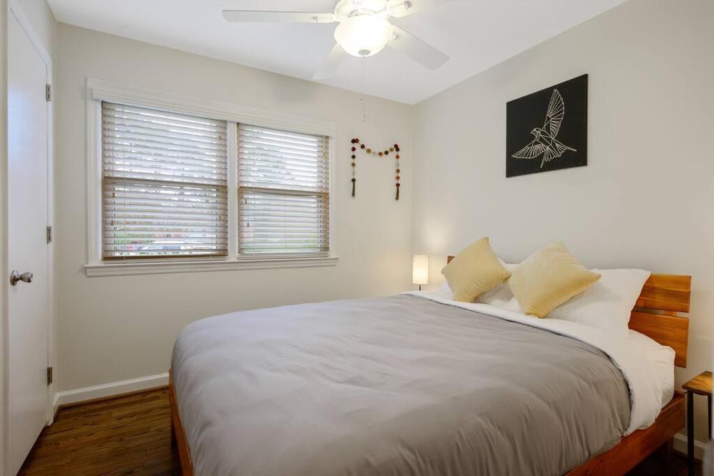 Cozy 3 Bedroom Cottage With Huge Fenced-In Yard Raleigh Exteriér fotografie